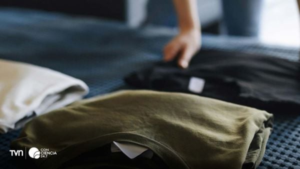 Persona activa y organizada disfrutando de actividades del día a día.