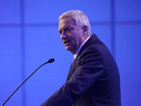 Kast lamentó posible eliminación de la glosa de libre disposición