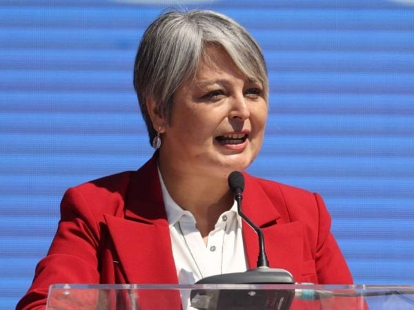 Jeannette Jara pide reponer 