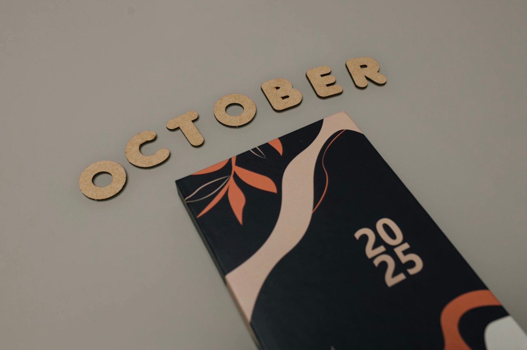 Agenda con la palabra octubre