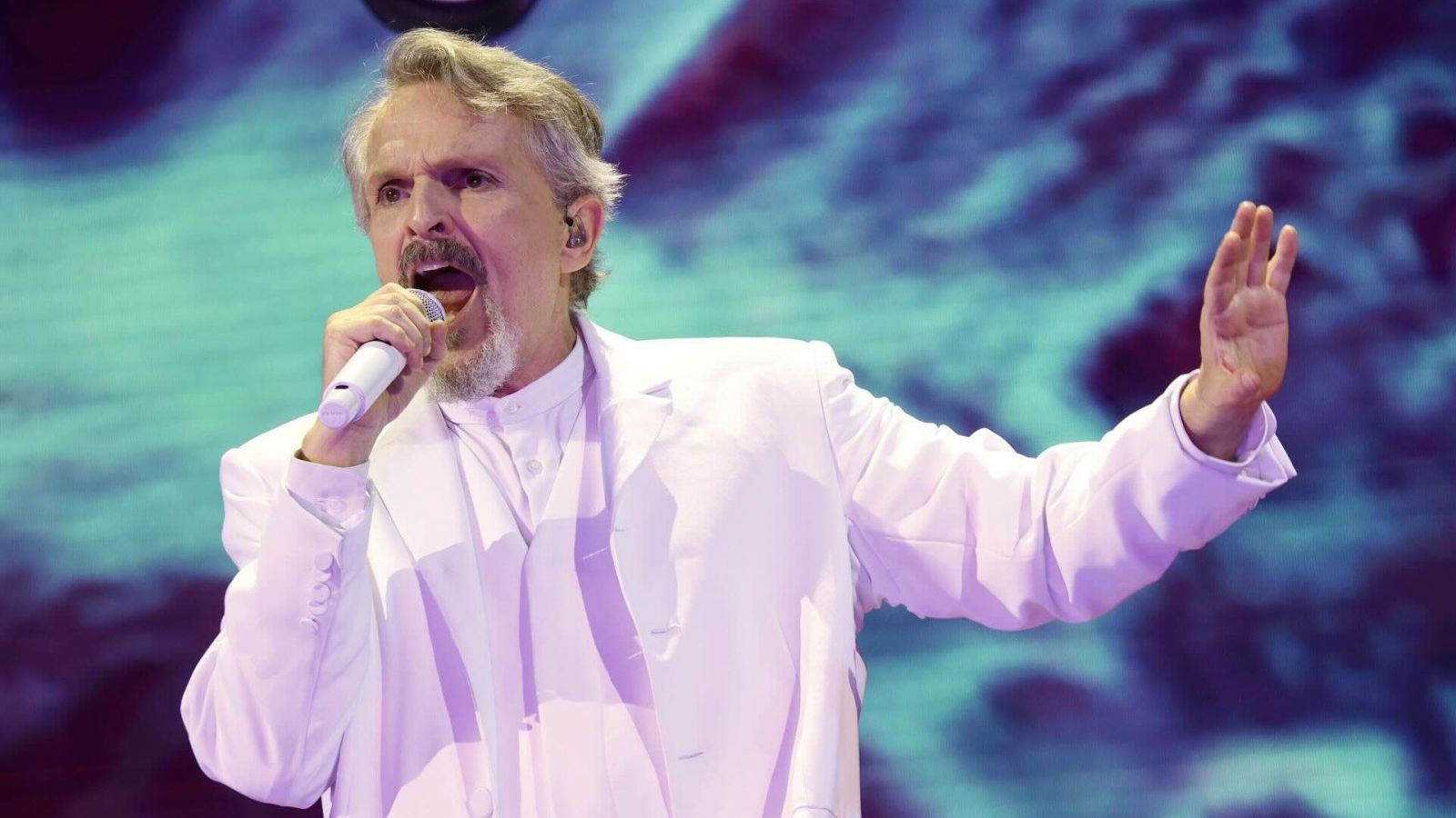 Miguel Bosé