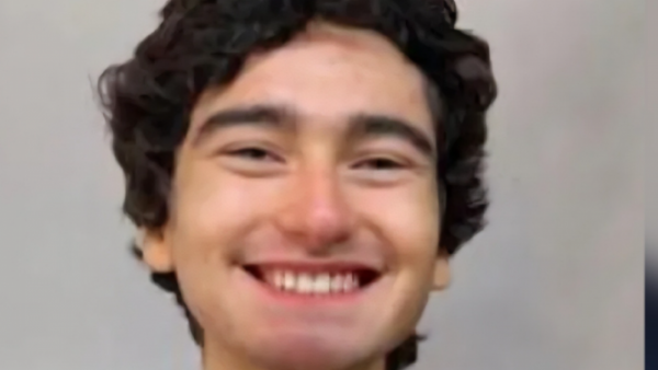 Joven necesita trasplante tras medicamento para el acné