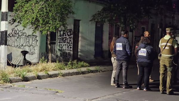Hombre muere en Santiago Centro tras recibir impacto de bala