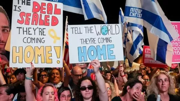 Tras el alto al fuego entre Israel y Hamás, centenares esperan la liberación de unos 20 rehenes en poder del movimiento islamista palestino. (11.10.2025)