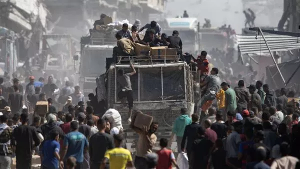 Empieza a entrar ayuda humanitaria a Gaza desde Egipto según el acuerdo de alto al fuego