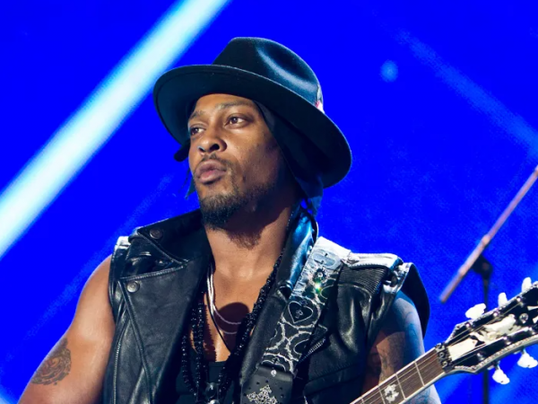 Muere cantante D’Angelo