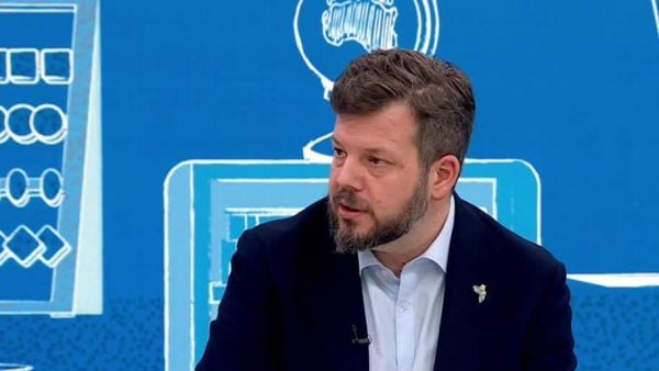 Kaiser en Vota por la Niñez