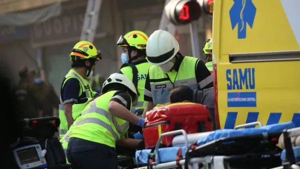 Mujer muere intoxicada por monóxido de carbono en departamento de Santiago