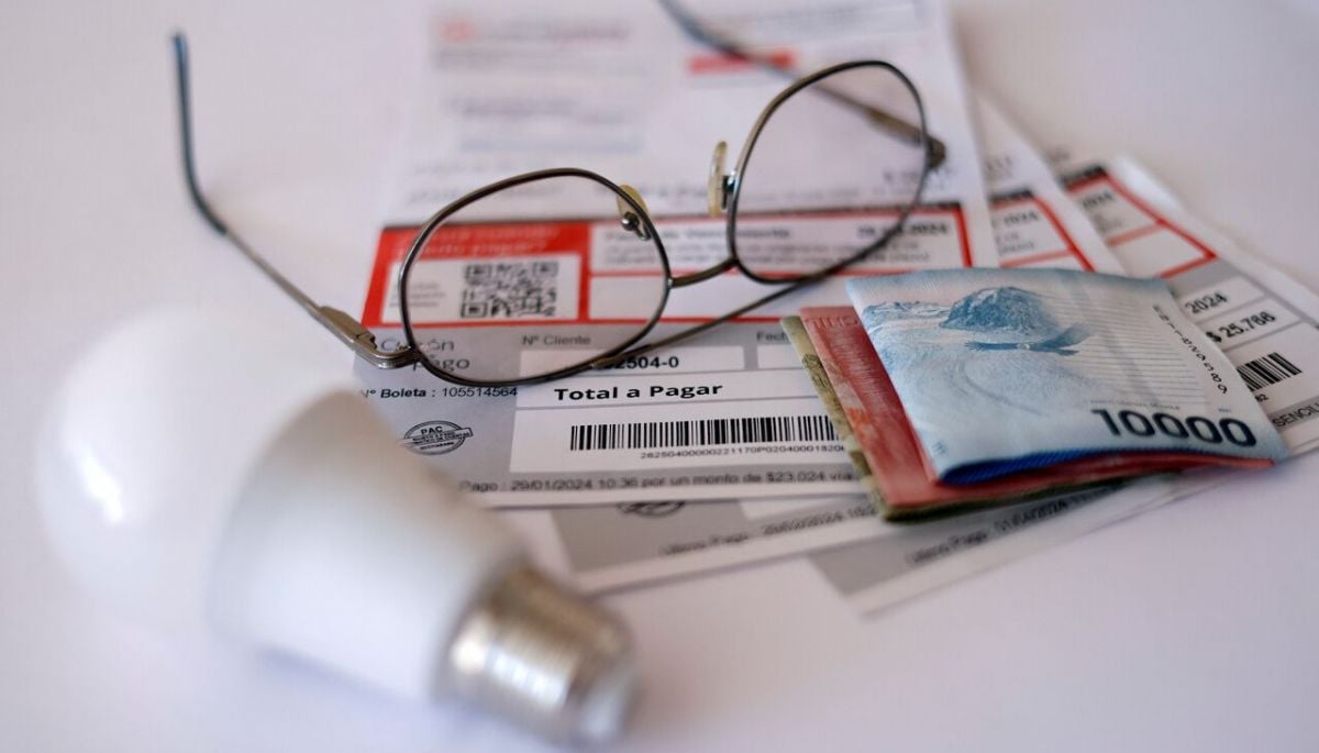 Cuentas de la luz: Gobierno y Transelec anuncian acuerdo para la devolución de cobros en exceso