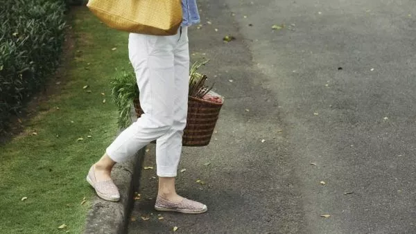 Mujer caminando