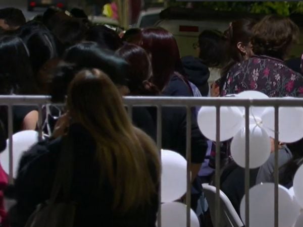 Emotiva despedida a niño fallecido en choque a furgón escolar en Recoleta