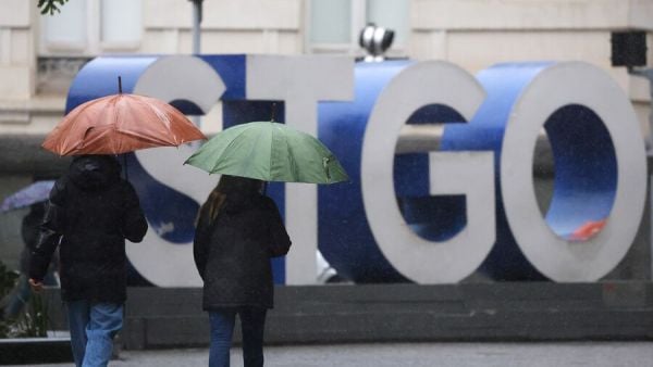 Lluvias llegarán este viernes a Santiago