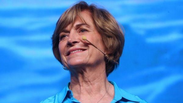 Más de 100 figuras de la izquierda y centro firman carta por Matthei