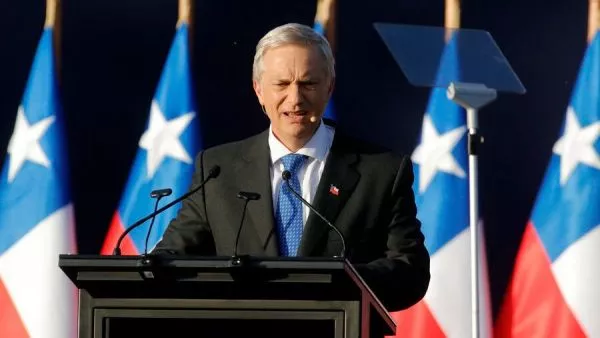 Kast emplazó a Boric tras correos en ProCultura