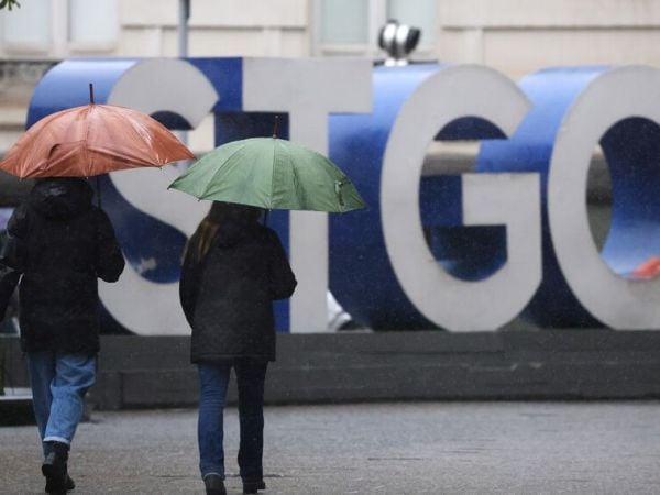 Lluvias llegarán este viernes a Santiago