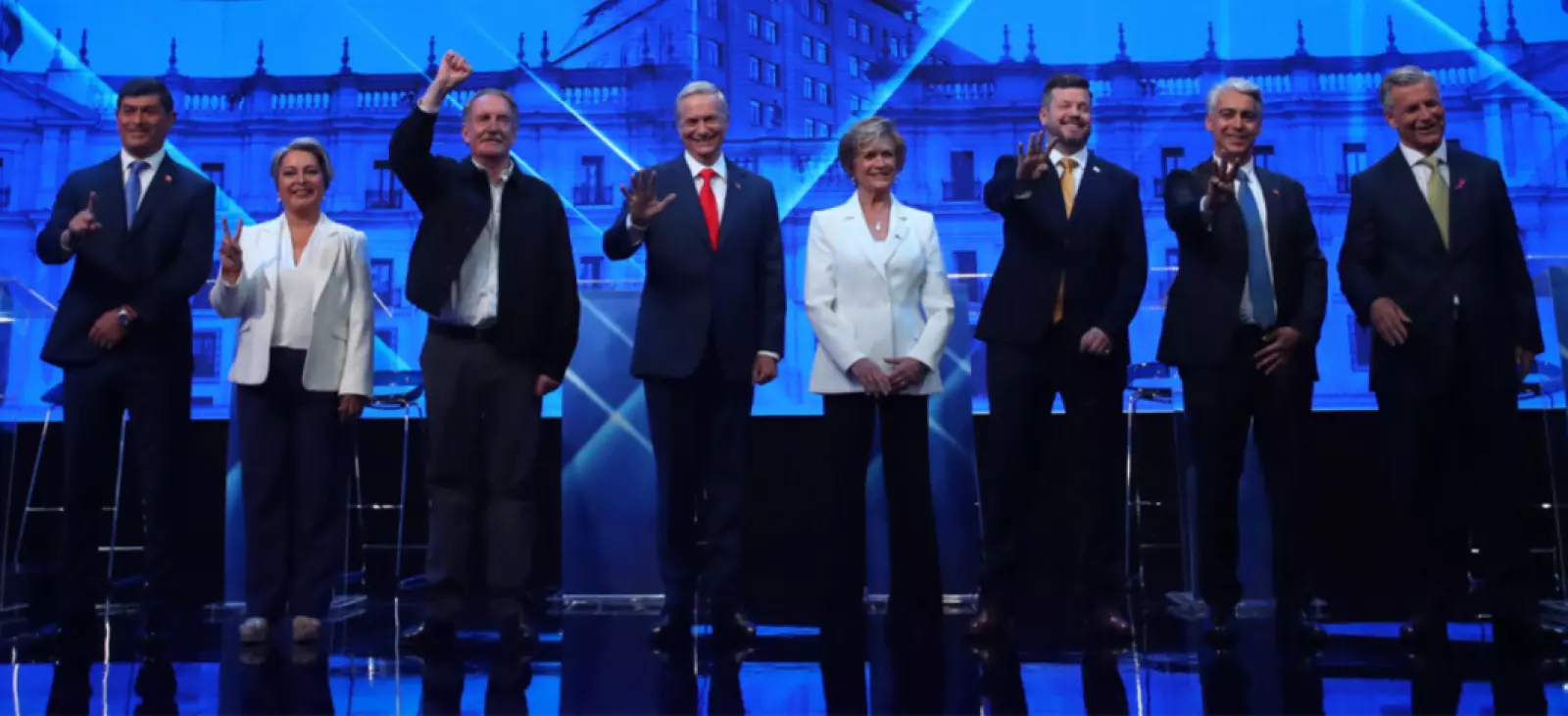 Nicolás Ibáñez a dos bandos: los aportes a los candidatos presidenciales y sus mayores donantes