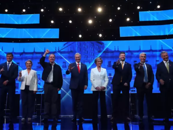 Nicolás Ibáñez a dos bandos: los aportes a los candidatos presidenciales y sus mayores donantes