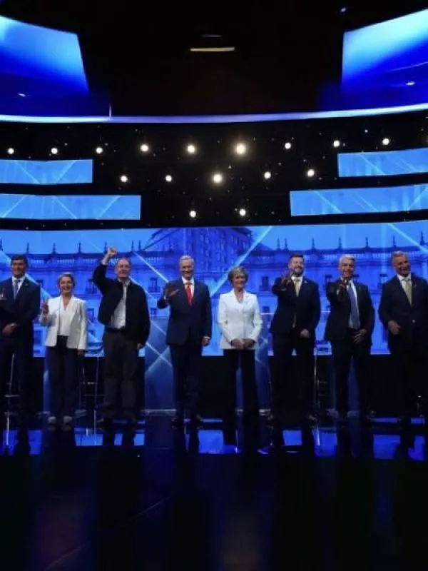 Nicolás Ibáñez a dos bandos: los aportes a los candidatos presidenciales y sus mayores donantes