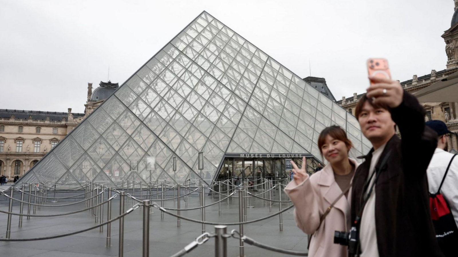 Detenidos Louvre