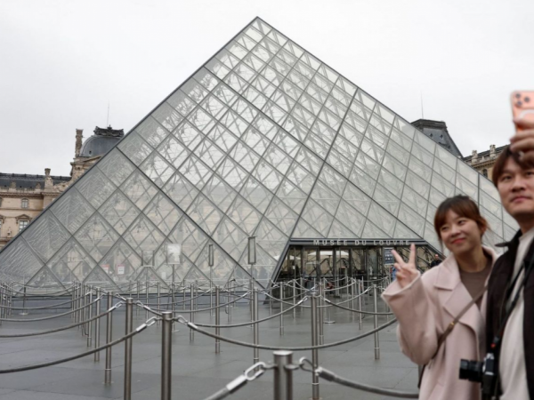 Detenidos Louvre