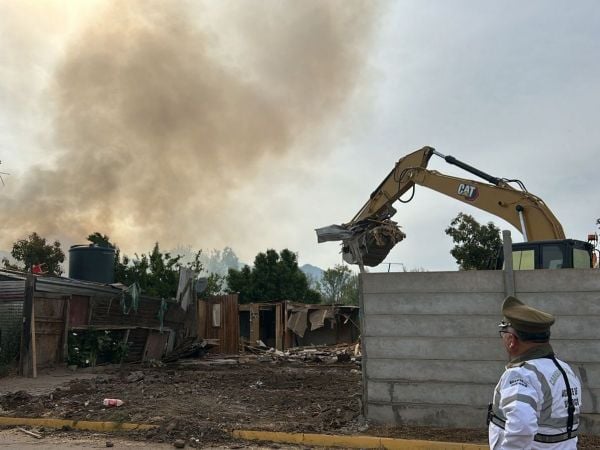 Desalojo toma Los Aromos de Colina