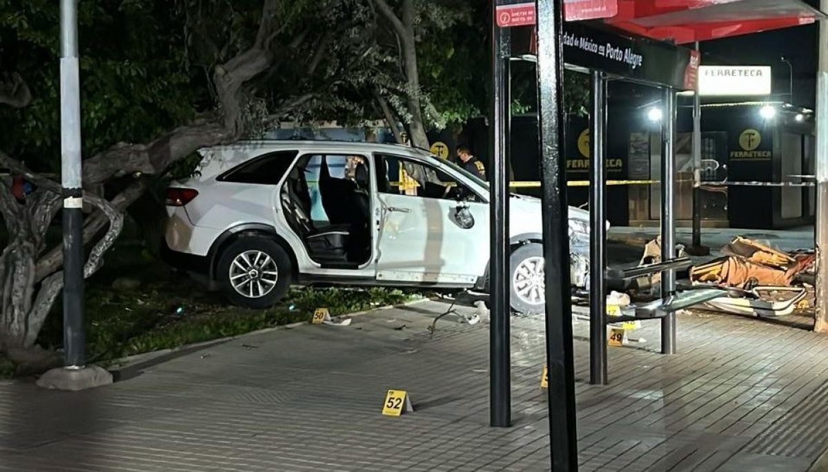 #Nacional 
Más de 50 disparos y hombre en riesgo vital: lo que se sabe del ataque contra auto en La Pintana
Más detalles ⬇