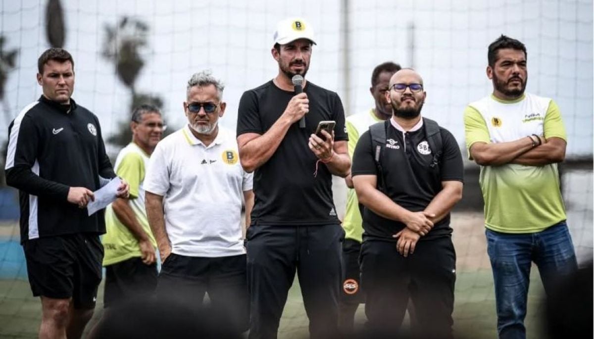 RT @24HDeportesTVN: De campeón con Colo Colo y Everton a trabajar con Andrés Iniesta