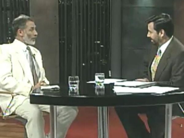 Héctor Noguera personificando a Federico Valdivieso