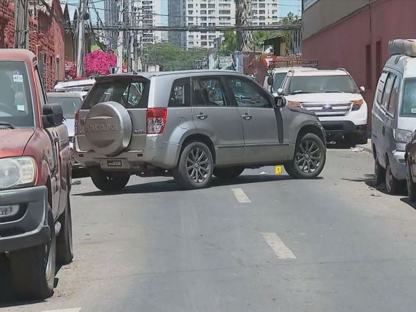 Sujeto intentó atropellar a Carabinero en Recoleta