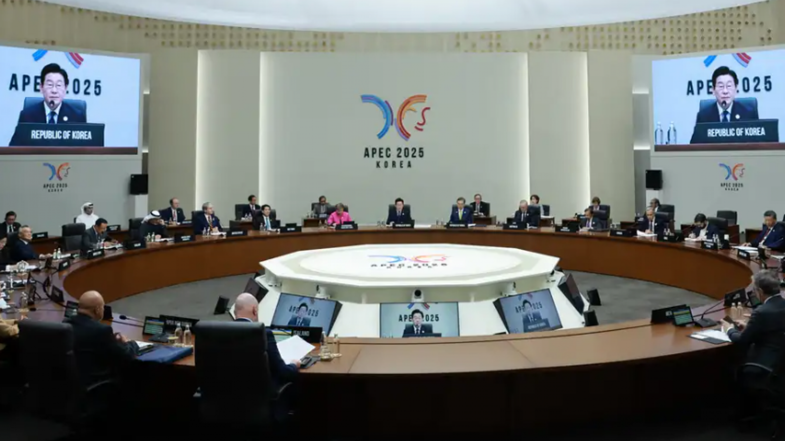 Xi Jinping llama a "proteger conjuntamente" el libre comercio