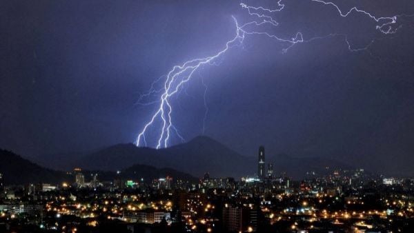 Alerta meteorológica por tormentas eléctricas en Santiago