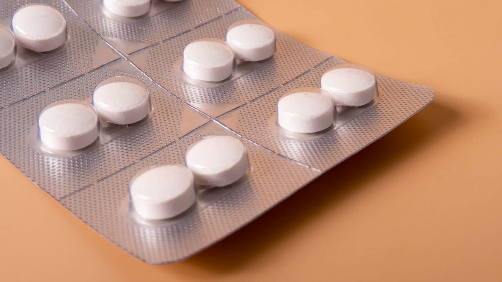 Foto referencial de pastillas blancas. Melatonina