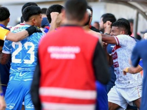 Julio Fierro, arquero de Deportes Copiapó, durante la pelea contra Universidad de Concepción en la definición de la Primera B