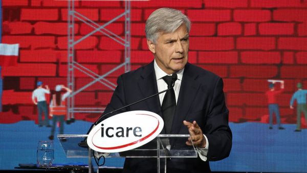 Mayne-Nichollsdijo tener vergüenza de votar por el Sí