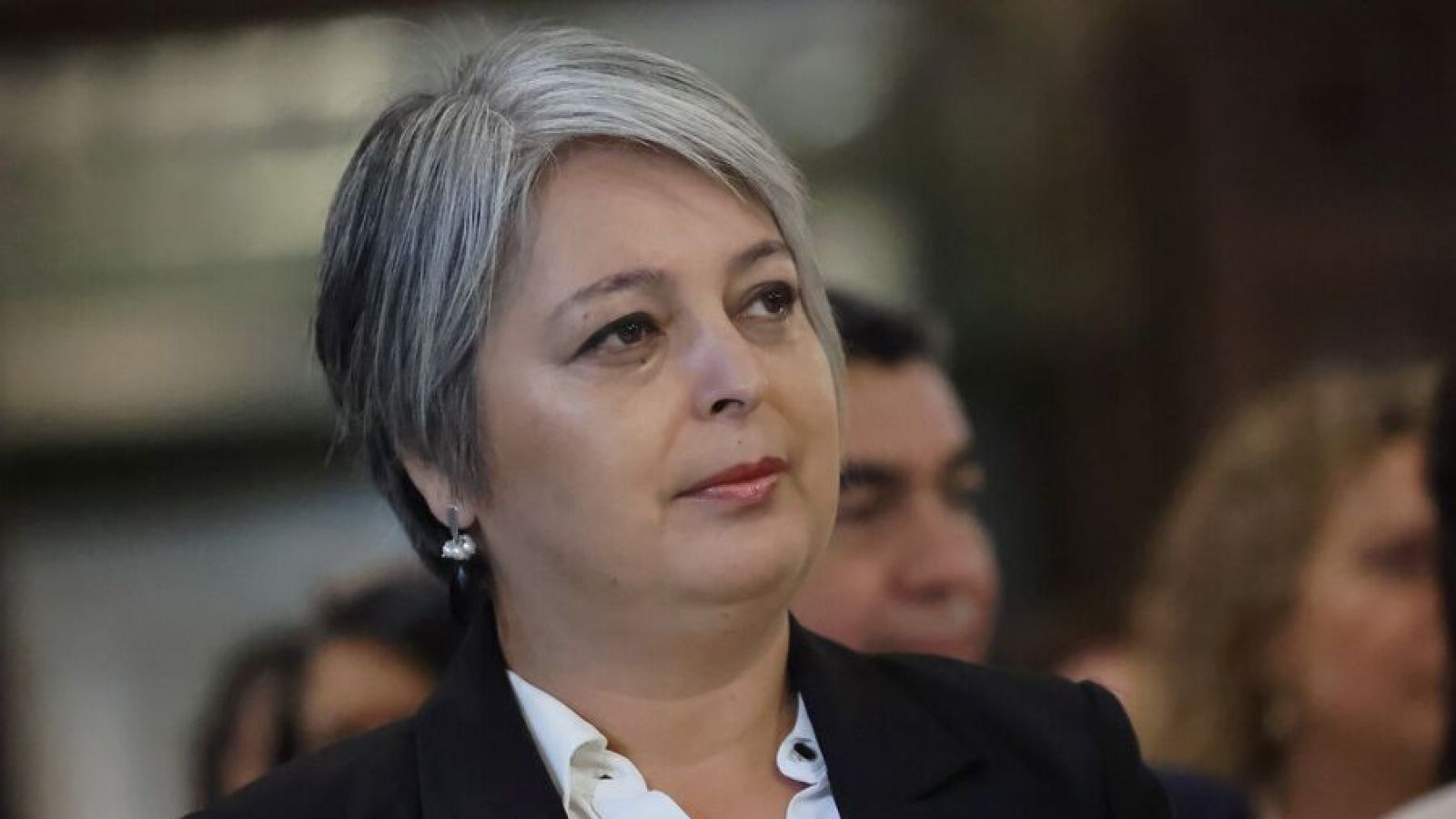 Jara plantea renunciar al PC si es Presidenta: "Para ahorrar problemas"