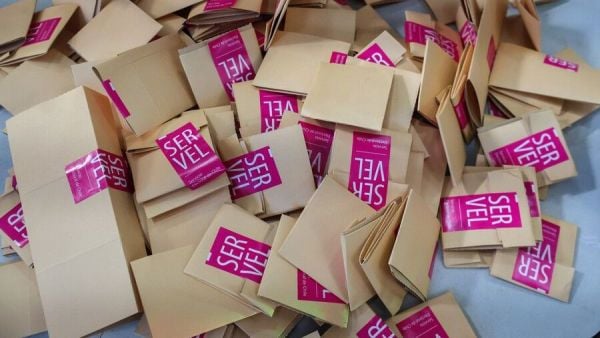 Votos con sticker del Servel