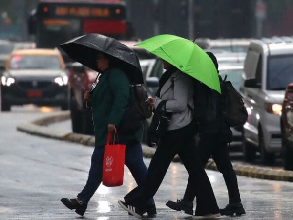 Lluvia llegará este jueves a Santiago