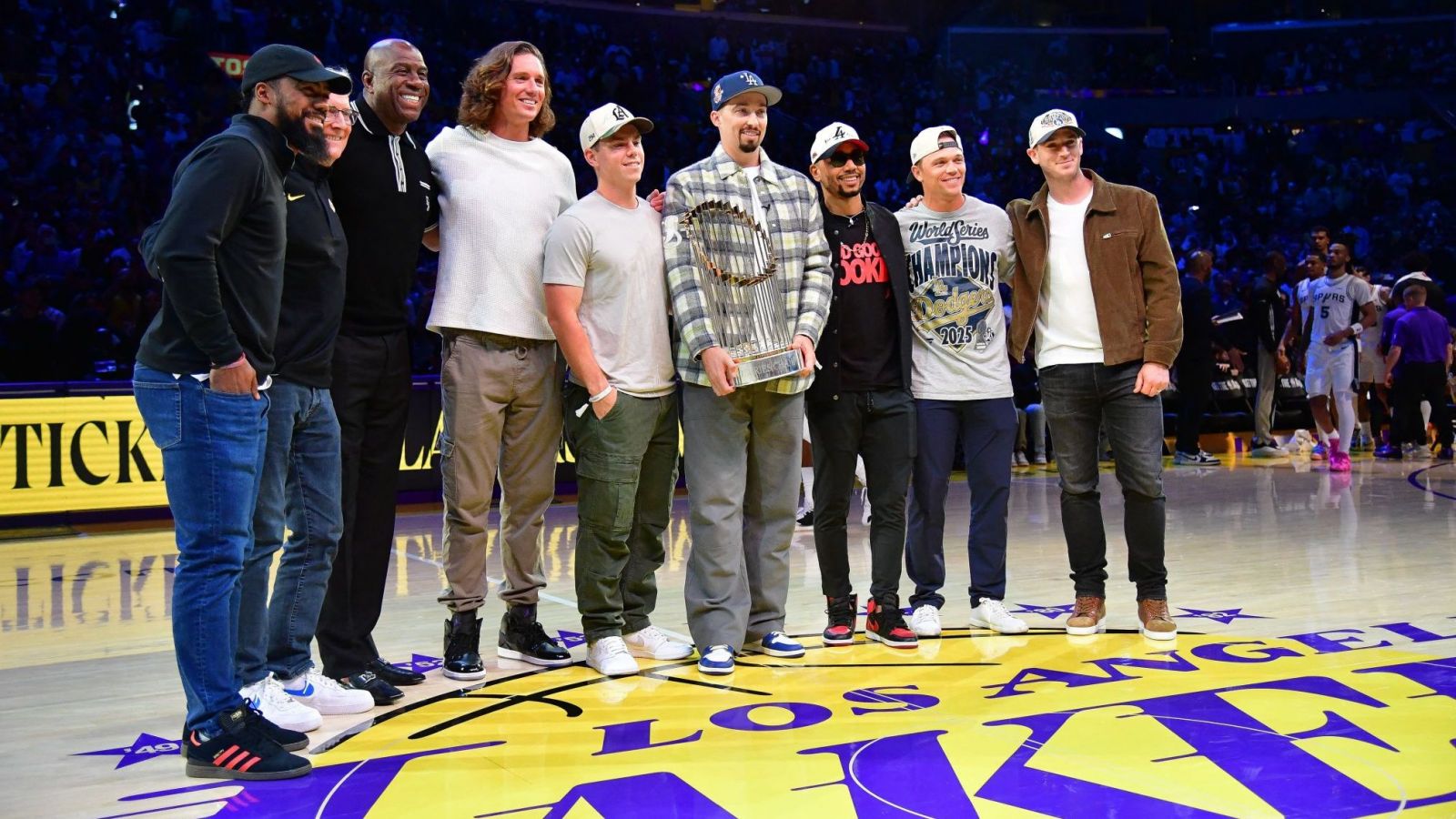 Los Angeles Dodgers de la Major League Baseball (MLB) de Estados Unidos celebrando el título