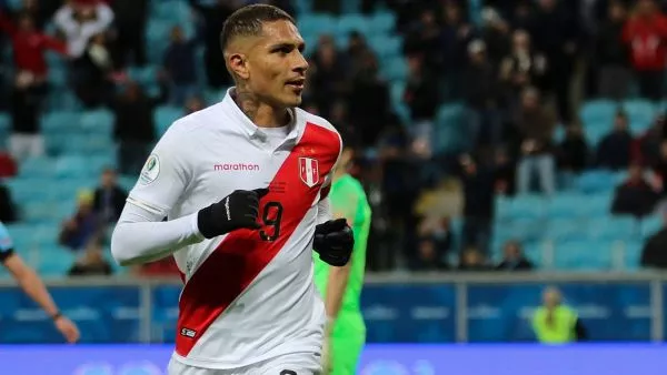 Los hinchas peruanos reaccionaron al nuevo diseño de la camiseta de su selección para la próxima temporada.