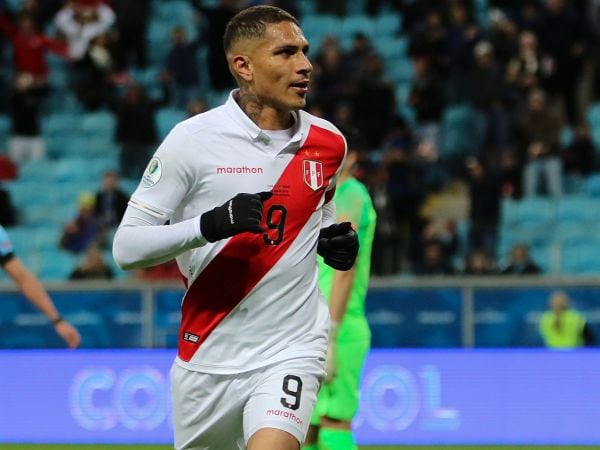 Los hinchas peruanos reaccionaron al nuevo diseño de la camiseta de su selección para la próxima temporada.