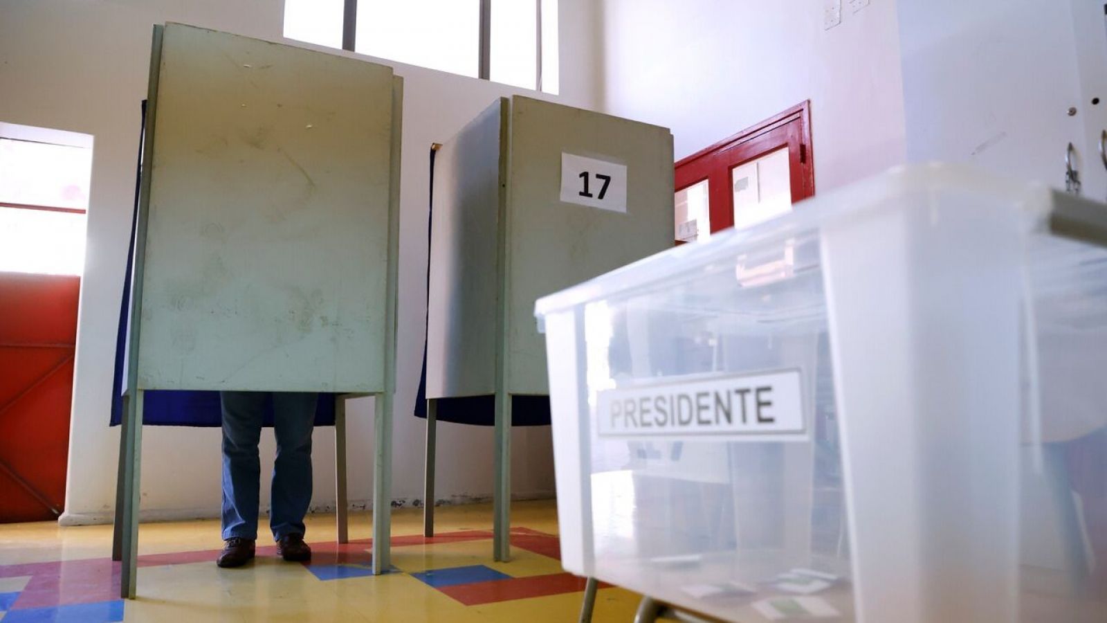 Urna en Elecciones 2025