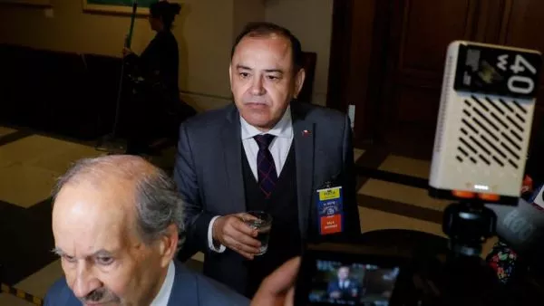 Senado vota acusación constitucional contra juez Ulloa