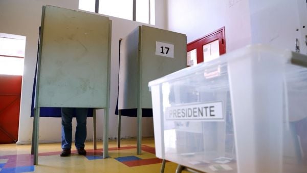 Urna en Elecciones 2025