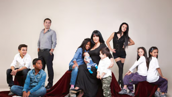 Anita Alvarado y sus nueve hijos