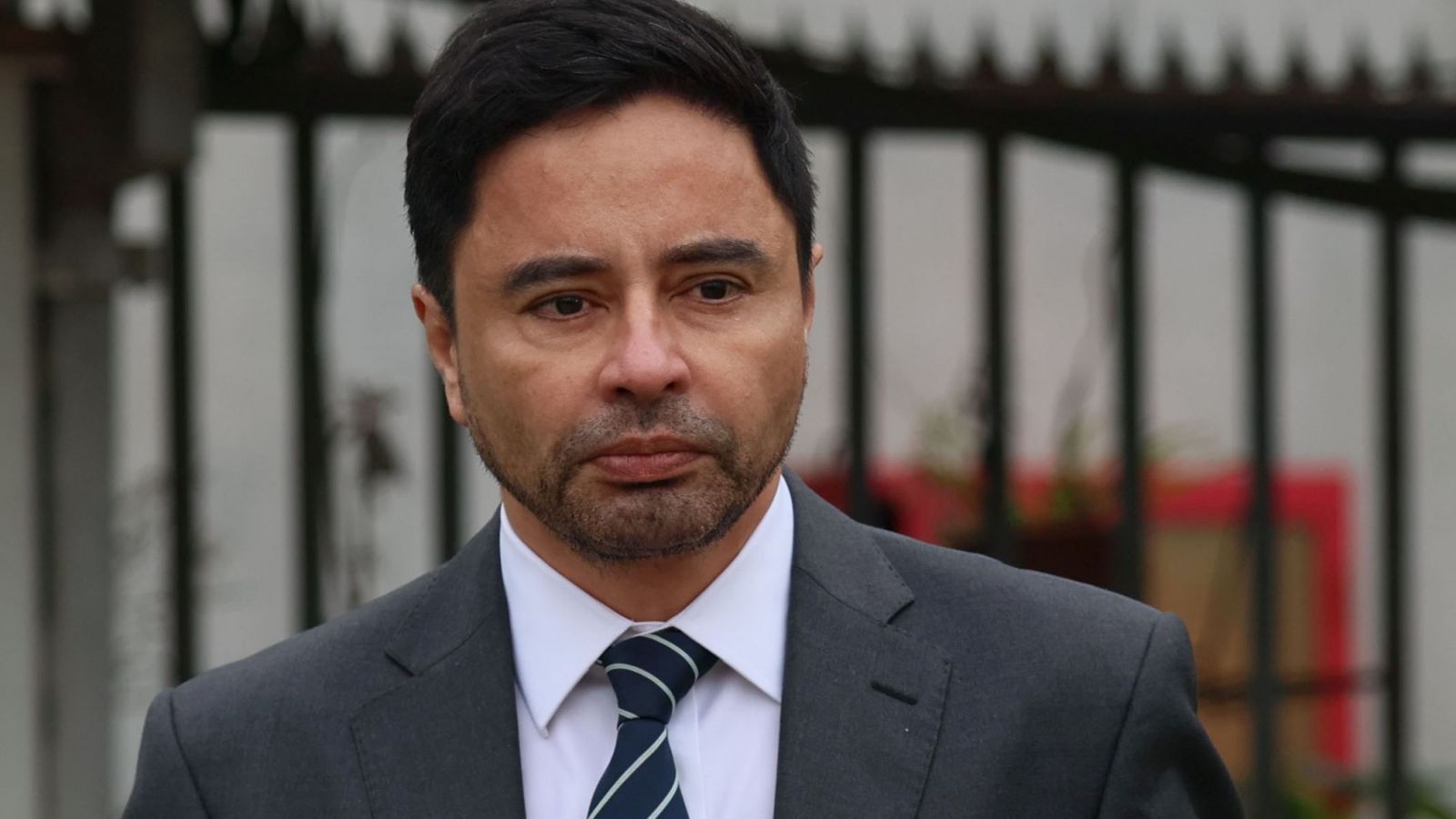 Rodolfo Carter por uso de vidrio blindado de José Antonio Kast