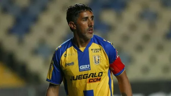Osvaldo González volvió del retiro para guiar a Universidad de Concepción a su regreso a la Primera División