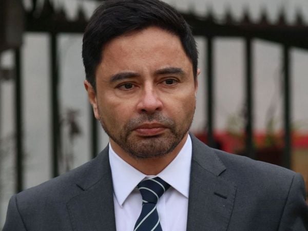 Rodolfo Carter por uso de vidrio blindado de José Antonio Kast