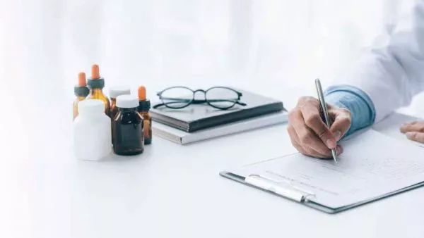 Médico licencias méficas fraudulentas