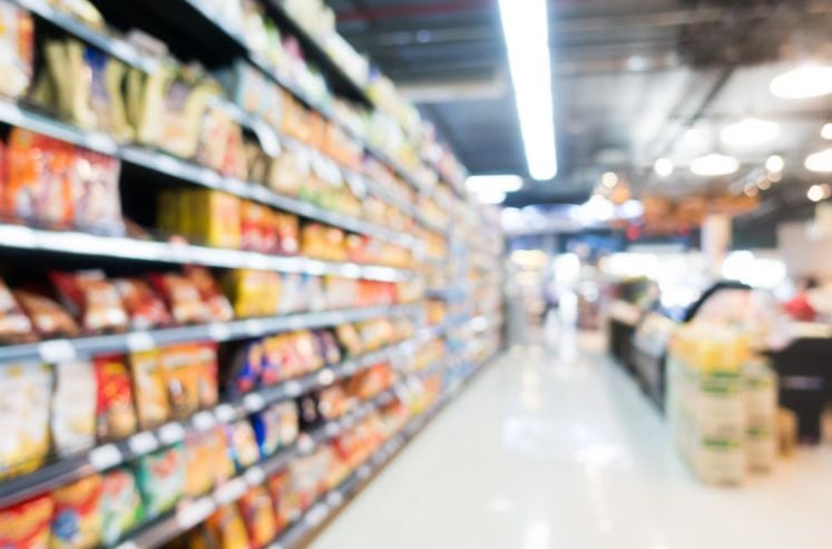 Foto pasillo de supermercado