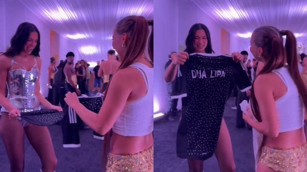 Dua Lipa recibiendo la camiseta de Colo Colo